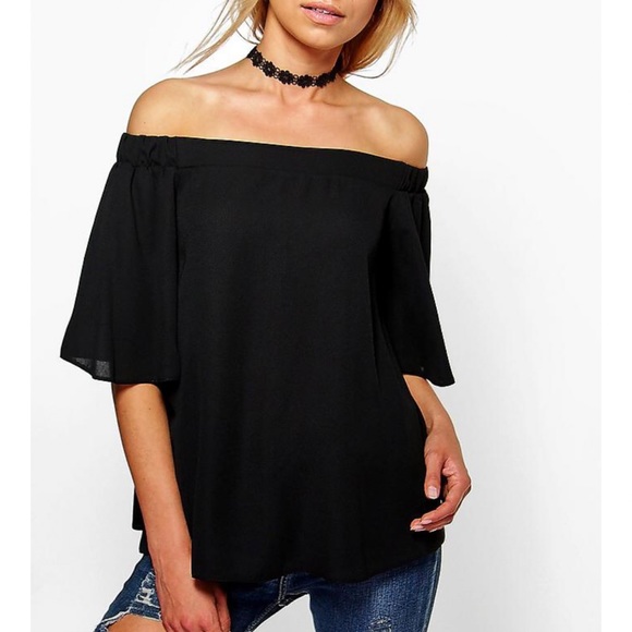 Boohoo Tops - Boohoo black off shoulder top size M NWOT